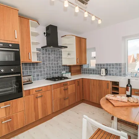 Larksbay View Apartment